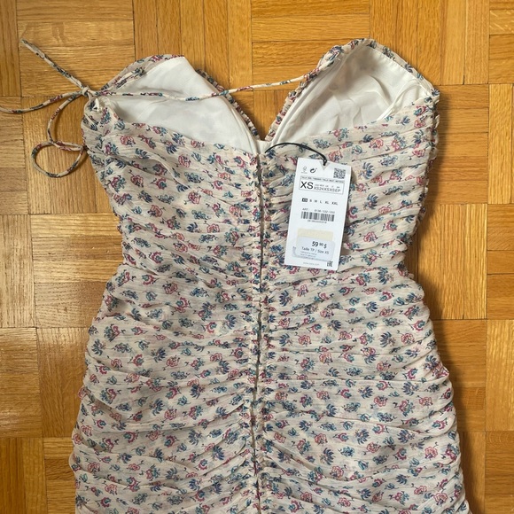 Zara floral mini dress - Picture 2 of 2